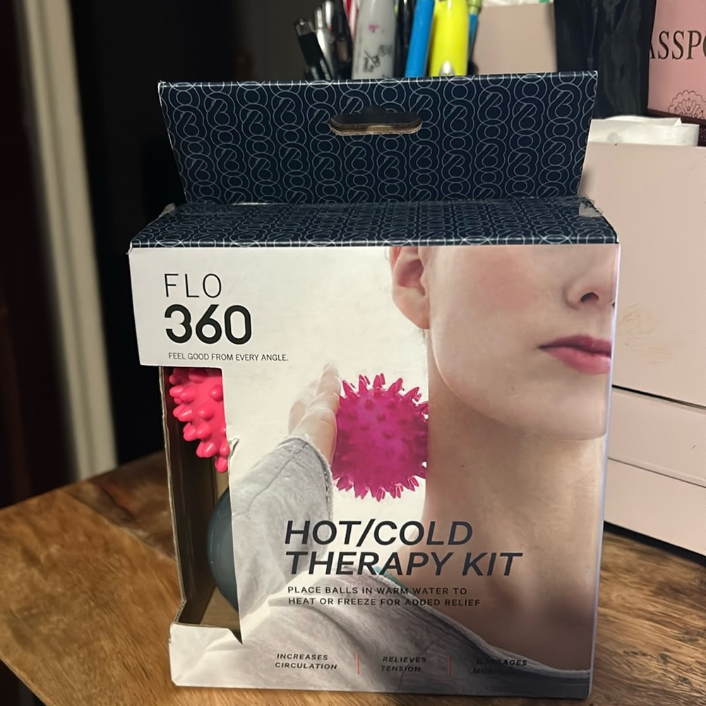Flo 360 hot and colds therapy kit nib